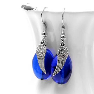 Hängeohhringe mit Flügel. Blaue Ohrringe mit Glasperle . Ohrhänger mit Flügel . Ohrrschmuck Silber . Schutzengel