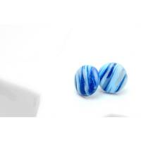 Blaue Ohrstecker mit Sternenstaub . Polymer Clay Ohrringe mit Streifen . Runde Ohrstecker minimalistischer Schmuck . Stecker mit Linien Bild 1