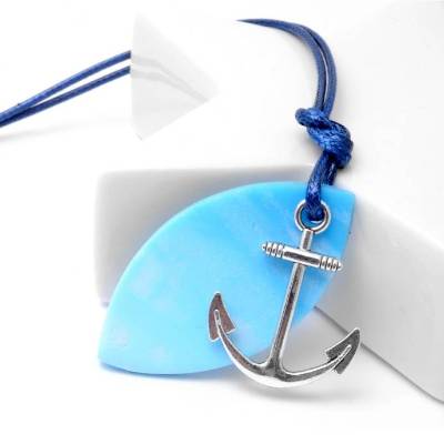 Lange Kette mit Anker Anhänger . Halskette Blau mit Baumwollband . Maritime Fimokette mit Anhänger . Farbverlauf Türkis . Sommeroutfit