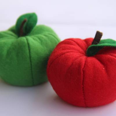 Filz Apfel aus Filz in rot oder grün für Kaufladen, Spielküche, Kinderküche