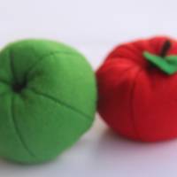 Filz Apfel aus Filz in rot oder grün für Kaufladen, Spielküche, Kinderküche Bild 2