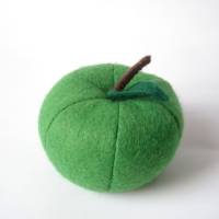 Filz Apfel aus Filz in rot oder grün für Kaufladen, Spielküche, Kinderküche Bild 4