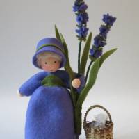 Lavendel Mädchen - Blumenkind - Jahreszeitentisch - Waldorf Art Bild 7