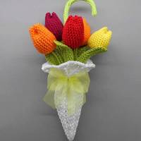 Häkelanleitung Blumen-Dekoration Tulpen im Regenschirm Tür-Dekoration - einfach aus Wollresten Bild 5