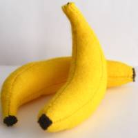 Bananen aus Filz handgenäht für den Kaufladen, Kinderküche, Spielküche Bild 2