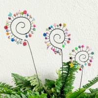 Spiral Blumenstecker Pflanzenstecker mit vielen verschiedenen Perlen Bild 2
