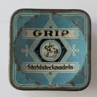 2 eckige Vintage Blechdosen Stahlstecknadeln Grip Bild 2
