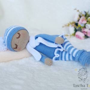 Schläfrige Puppe gehäkelt,  Puppe zum einschlafen, weiche Puppe kuscheln, Fotoshooting puppe Bild 9