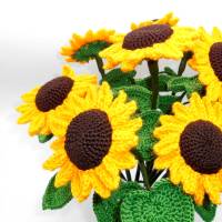 Häkelanleitung Sonnenblumen - ganzer Blumenstrauß oder große Einzelblumen einfach aus Wollresten häkeln Bild 2