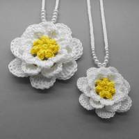 Häkelanleitung Blume - 3D Dekohänger aus Wollresten Bild 8