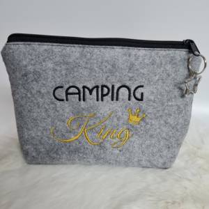 Herren Kosmetiktasche Kulturtasche Camping King grau Tasche mit Anhänger Utensilientasche Geschenkidee Mitbringsel Bild 1