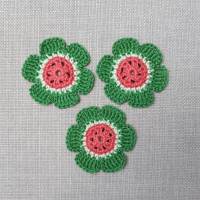 Sommerliche Wassermelonen-Blumen: 3er Set handgemachte Häkelblumen aus Baumwolle Bild 1