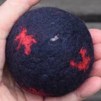 Filzball Wolle 7,5 cm waschbar handgemacht zum Spielen, Jonglieren, Handtraining, Entspannen Bild 3