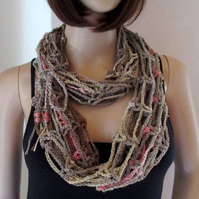 Leichter Schal, Loop aus Baumwolle, Viskose und Leinen, gehäkelt