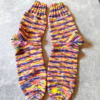 handgestrickte Socken, Größe 39/41, handgefärbte Wolle, gestreifte Socken, Atelier Zitron, Merino extrafine Bild 2