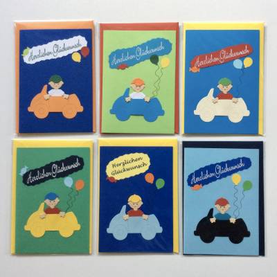 Glückwunschkarte für kleine Jungen mit Auto, Klappkarte 10,5 cm x 14,8 cm mit farblich passendem Umschlag