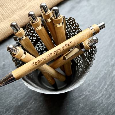 Komm, ist gut jetzt... - gravierter Kuli - Kugelschreiber mit Gravur, Kuli graviert, aus Bambus, Kuli mit lustigen Text