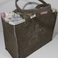 Umhängetasche / Shopper / Einkaufstasche, Tasche aus Rips-Nadelfilz mit Innenfutter und Stickmotiv Bild 1