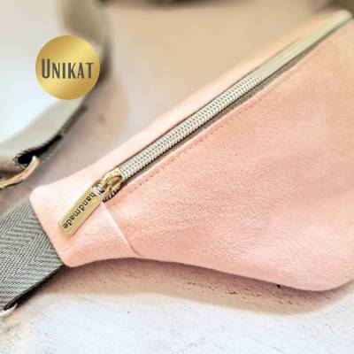 Unikat / Trendy Crossbag / Crossbody / HipBag / Bauchtasche / Gürteltasche / Umhängetasche aus Kunstwildleder in Rosa