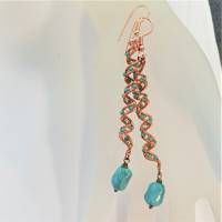 Lange handgemachte Ohrringe mit Türkis an Spiralperle kupfer rosegoldfarben Brautschmuck Strandhochzeit Bild 4