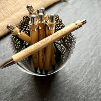 Egal, das bleibt jetzt so.. - gravierter Kuli - Kugelschreiber mit Gravur, Kuli graviert, aus Bambus, Kuli lustigen Text Bild 1