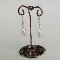 klassische Perlen Ohrringe lang mit Tropfenperle als Pendel in Silber 925 hergestellt Bild 6