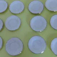 Miniatur Porzellan 12 Speiseteller - Teller mit Goldrand    für das Puppenhaus oder zur Dekoration oder zum Basteln Bild 3