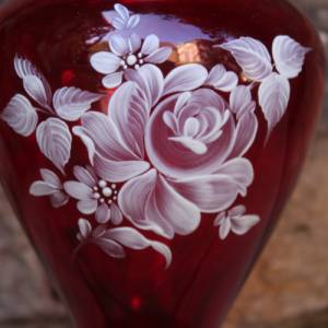 Vase rubinrotes Glas Rosendekor Emaillefarben 50er 60er Jahre Vintage DDR Bild 4