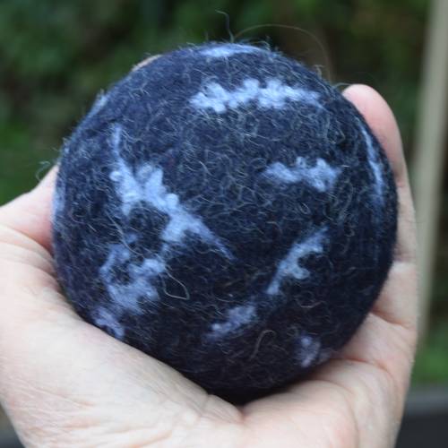 Filzball Wolle 7,5 cm waschbar handgemacht zum Spielen, Jonglieren, Handtraining, Entspannen