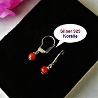 Ohrringe mit roten Korallen-Perlen von Hand in Silber eingefasst Bild 4