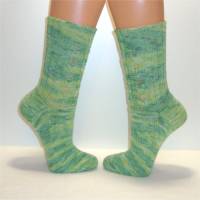 handgestrickte Socken, Strümpfe Gr. 40/41, Damensocken in Grüntönen, Einzelpaar Bild 2