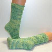 handgestrickte Socken, Strümpfe Gr. 40/41, Damensocken in Grüntönen, Einzelpaar Bild 3