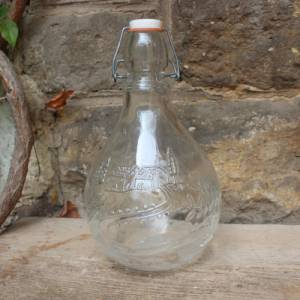 kleiner Weinballon Weinflasche mit Landschaftsmotiv Bügelverschluß Pressglas Vintage shabby Landhaus Italien Bild 1