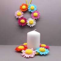 Häkelanleitung Blumenkranz klein für Türen & Tische - einfach & vielseitig aus Wollresten Bild 1