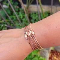 Schmales Makramee-Armband mit Süßwasser-Perle und Rosegold-filled Perlen Bild 3