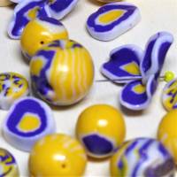 Perlensortiment, gelb blau creme, Polymer Clay, Fimo, Blüten, Kugeln, Scheiben, Perlenmix, Perlenset, Perlenmischung Bild 2
