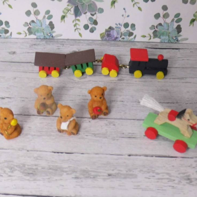 Miniatur Spielzeugszene Zug, 4 Bären und Ziehpferd  zur Dekoration oder zum Basteln für den Feengarten