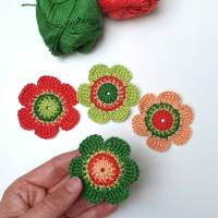 Häkelblumen aus Baumwolle - 4er Set in frischen Wassermelonenfarben - 6 cm Bild 4
