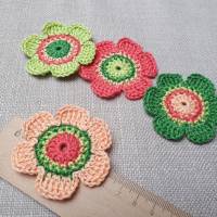 Häkelblumen aus Baumwolle - 4er Set in frischen Wassermelonenfarben - 6 cm Bild 5