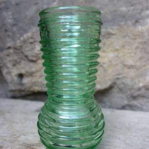 kleine Vase aus grünem Pressglas Glas 50er 60er Jahre DDR Bild 2
