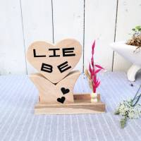 Herz auf Holzsockel Wohndeko mit Trockenblumen Liebe Bild 1