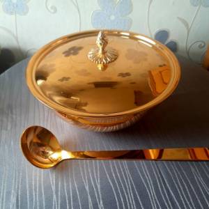 Goldene Metallschale mit Deckel und Kelle, Bowletopf, Schale für Obstsalat Bild 1
