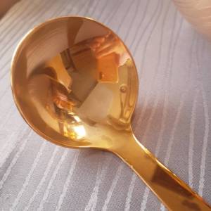 Goldene Metallschale mit Deckel und Kelle, Bowletopf, Schale für Obstsalat Bild 5