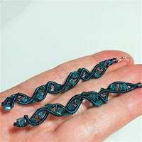 Ohrringe petrol blau Spiralperlen mit funkelnden Mini Glaswürfeln Ohrhaken silberfarben handmade Ohrschmuck handgemacht Bild 7