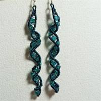 Ohrringe petrol blau Spiralperlen mit funkelnden Mini Glaswürfeln Ohrhaken silberfarben handmade Ohrschmuck handgemacht Bild 8