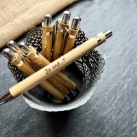 Ja und...? - gravierter Kuli - Kugelschreiber mit Gravur, Kuli graviert, aus Bambus, Kuli mit lustigen Text Bild 1