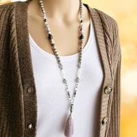 lange Boho Kette mit Quaste, Edelstein Kette, Perlenkette mit Holzperlen, graue Halskette, lange Kette für Damen Bild 3