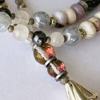 lange Boho Kette mit Quaste, Edelstein Kette, Perlenkette mit Holzperlen, graue Halskette, lange Kette für Damen Bild 5
