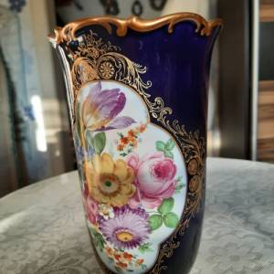 Prachtvolle Vintage Hutschenreuther Vase mit Blumenbouquet Bild 3