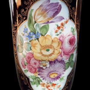 Prachtvolle Vintage Hutschenreuther Vase mit Blumenbouquet Bild 4